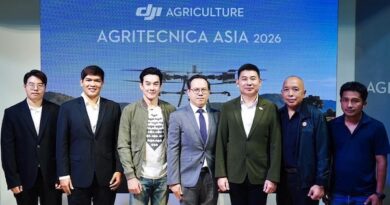 DJI เกษตร เปิดตัวโดรน Agras T55 และ T100 ระบบแบตเตอรี่คู่ ในประเทศไทย ณ งาน AGRITECHNICA Asia 2026 โดรนเกษตรรุ่นใหม่ล่าสุด มาพร้อมขีดความสามารถที่เพิ่มขึ้นสำหรับการดูแลสวนผลไม้ และการออกแบบที่ใช้งานง่าย เพื่อการปฏิบัติงานที่คล่องตัวยิ่งขึ้น DJI เกษตร เปิดตัวโดรน Agras T55 และ T100 ระบบแบตเตอรี่คู่ ในประเทศไทย ณ งาน AGRITECHNICA Asia 2026 โดรนเกษตรรุ่นใหม่ล่าสุด มาพร้อมขีดความสามารถที่เพิ่มขึ้นสำหรับการดูแลสวนผลไม้ และการออกแบบที่ใช้งานง่าย เพื่อการปฏิบัติงานที่คล่องตัวยิ่งขึ้น
